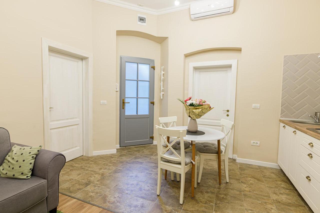 Beautiful Apartment In Heart Of Historical Center Timisoara Bagian luar foto