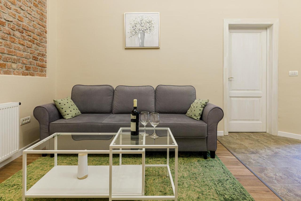 Beautiful Apartment In Heart Of Historical Center Timisoara Bagian luar foto