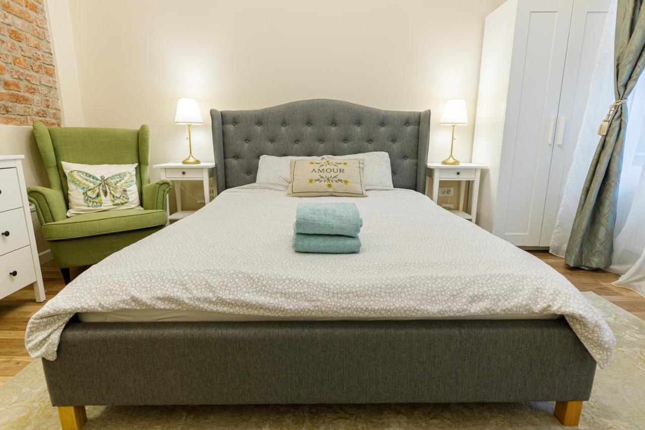 Beautiful Apartment In Heart Of Historical Center Timisoara Bagian luar foto