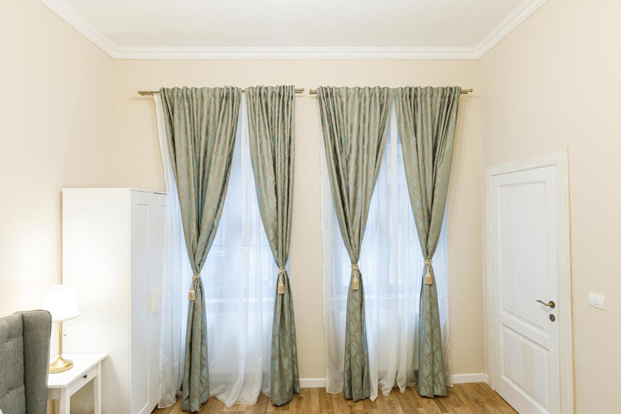 Beautiful Apartment In Heart Of Historical Center Timisoara Bagian luar foto
